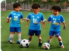 Niños jugando fútbol